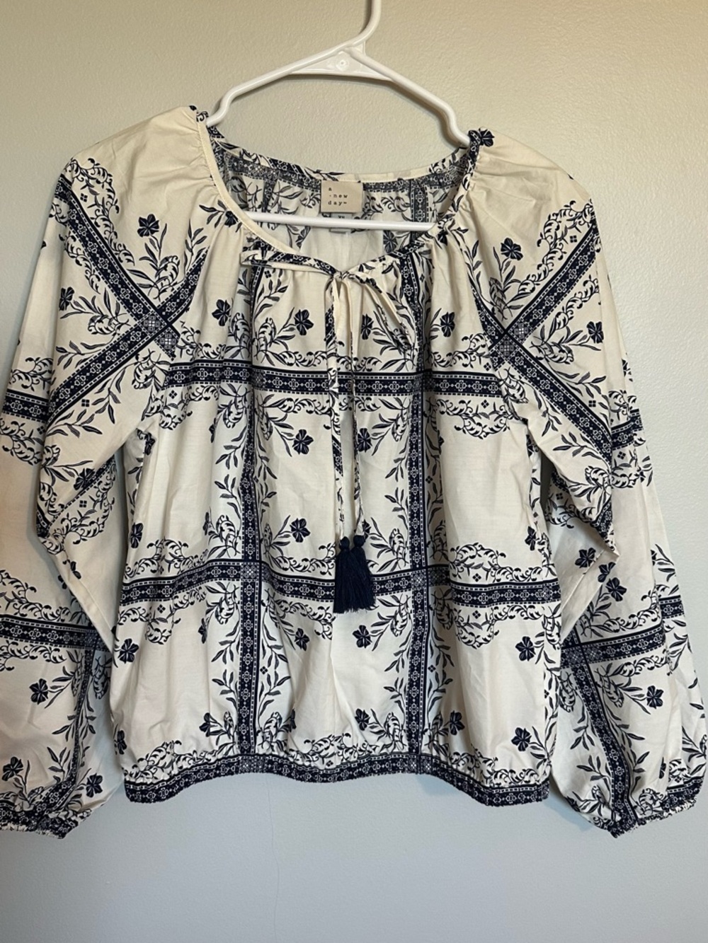 a new day White and Navy Floral Tie-Front Peasant Blouse